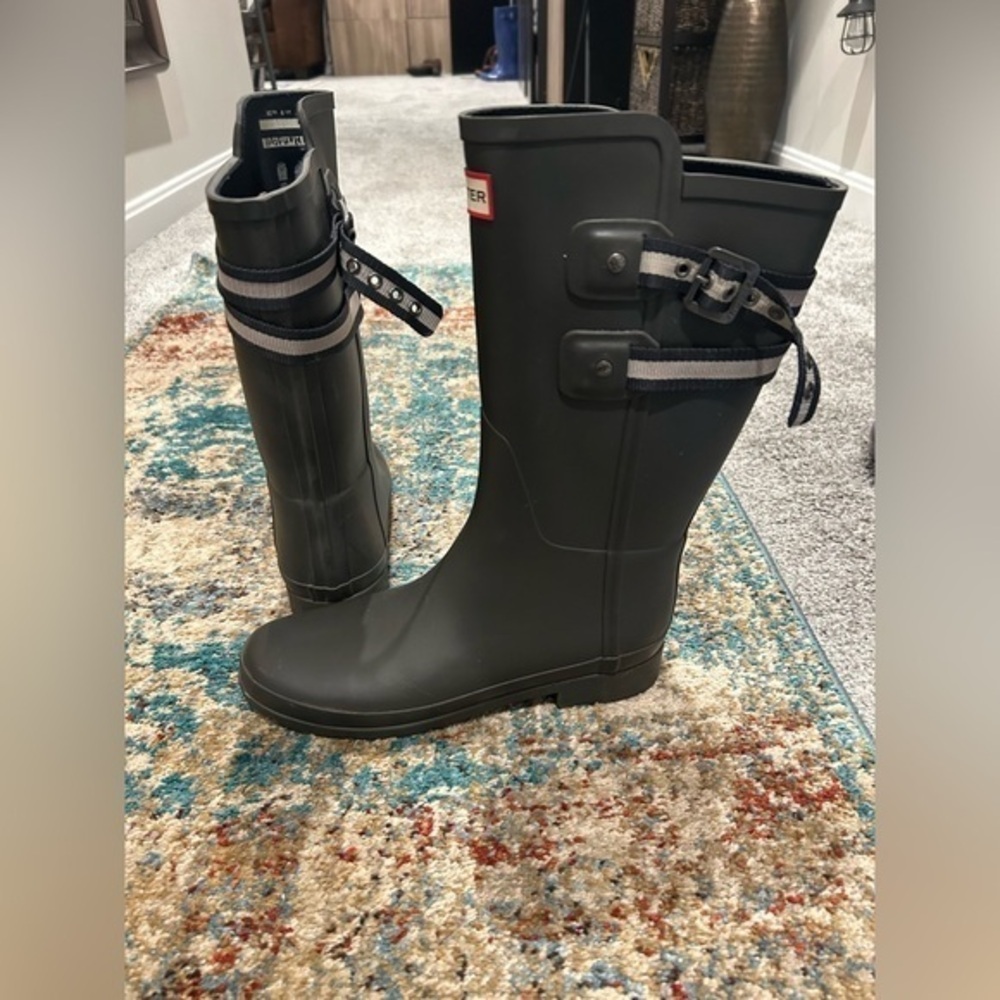 ✨ Hunter Original Refined Short Rain Boots charcoal gray - 8 - worn 5x RARE 🔥 - Picture 2 of 11